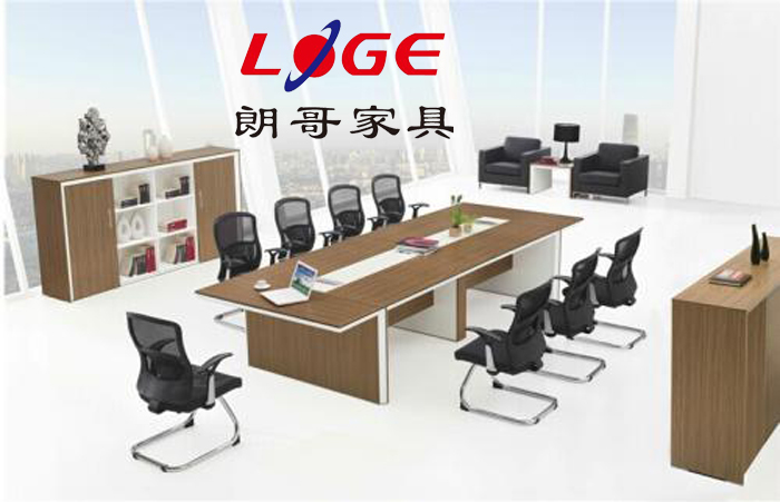 會(huì)議桌。